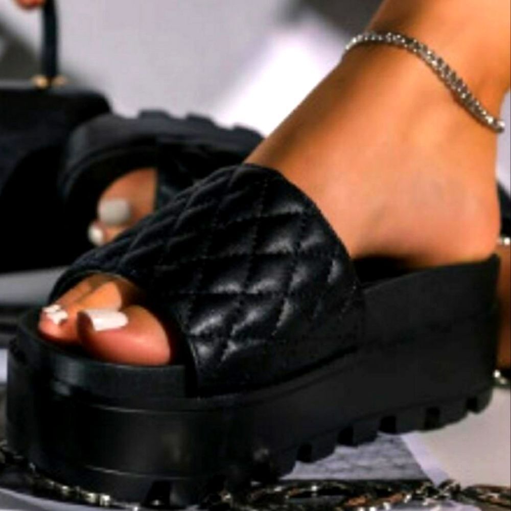 BRAND NEW ROUGE PLATFORM WEDGES SLIPPERS CALFSKIN QUILTED FAUX LEATHER SANDAL
